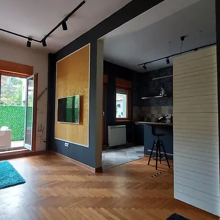 Turquoise Orange, The Art Of Vacation In Apartment Belgrade